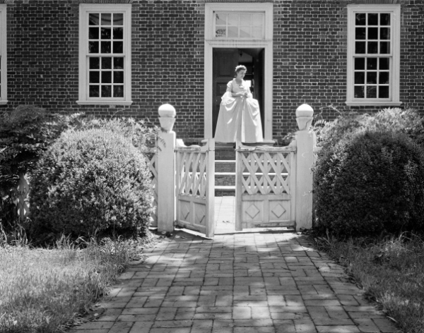 Colonial Woman Wythe House