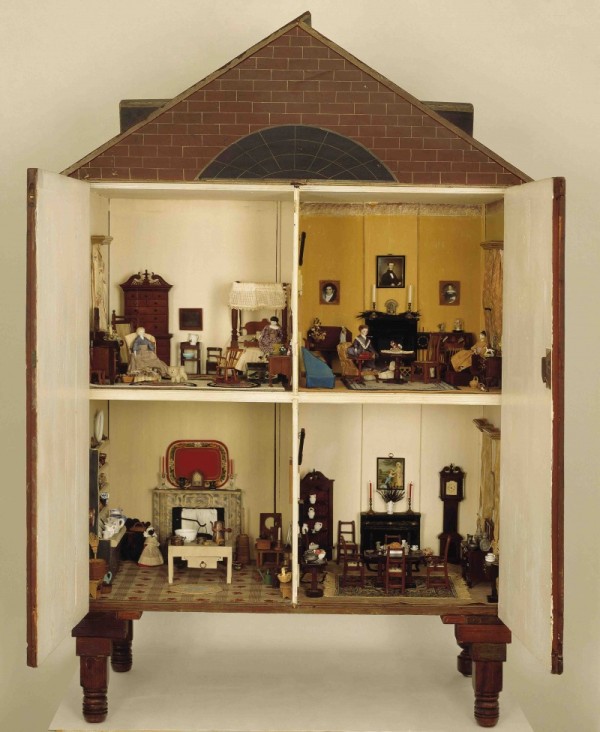 The Morris-Canby-Rumford dollhouse dates to 1820 and was made in Philadelphia.