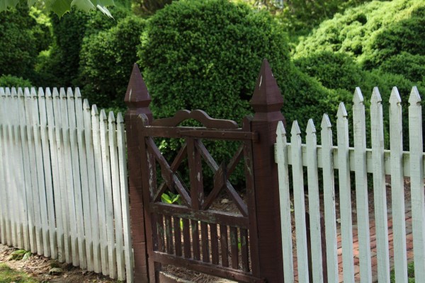 red-gate-white-fence