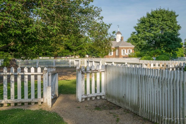 fence-courthouse