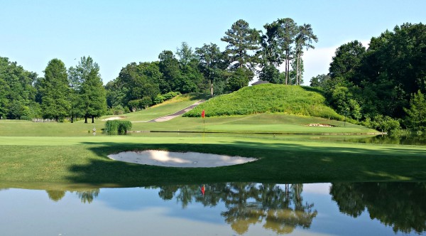 16th green Gold Course