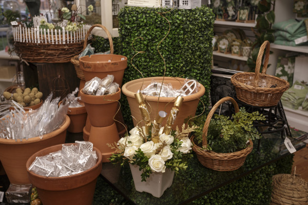 DIY Holiday centerpieces for "Making History" Blog. Shot in Celdebrations store. New Year.