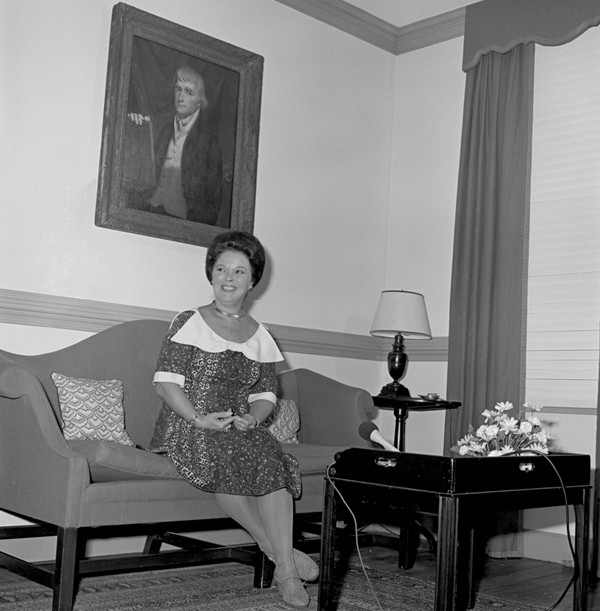 Shirley Temple visiting Colonial Williamsburg awating a radio broadcast