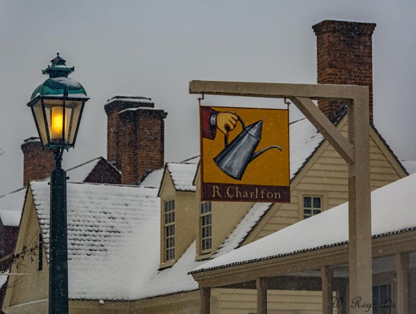 Colonial Williamsburg snowfall by Wayne Reynolds Jan 2016