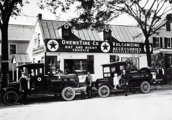 Holmes, Clyde. Photo of Owens Motor Co. on Duke of Gloucester Street, 1928. Visual Resources. Negative H2. Gift of Mrs. Clyde Holmes.